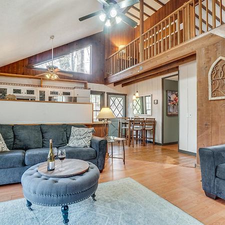 Charming Cabin With Fire Pit And Decks About 7 Mi To Helen Sautee Nacoochee Eksteriør billede