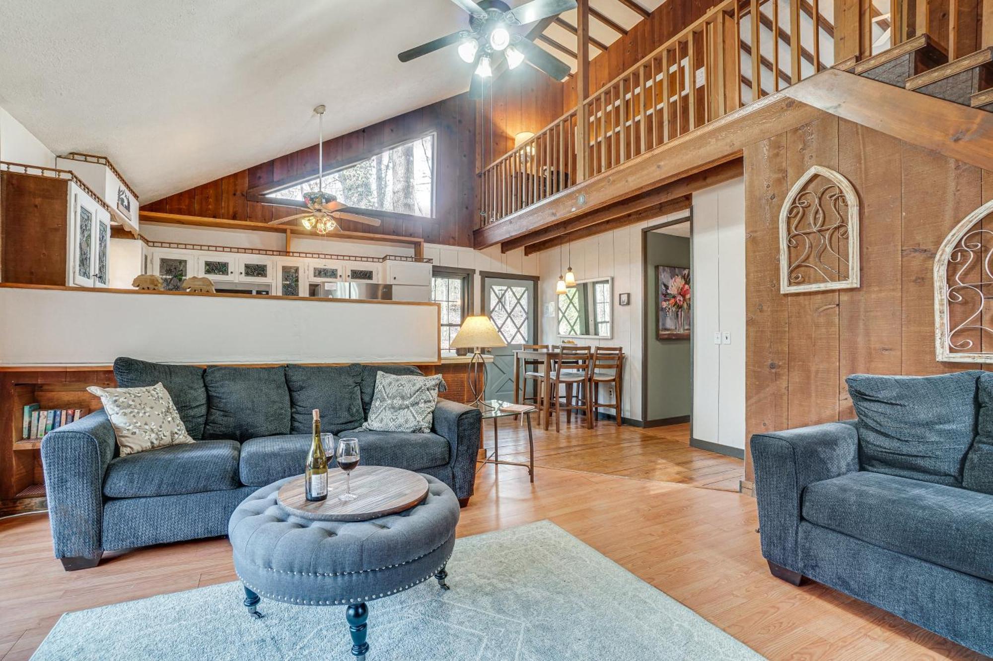 Charming Cabin With Fire Pit And Decks About 7 Mi To Helen Sautee Nacoochee Eksteriør billede