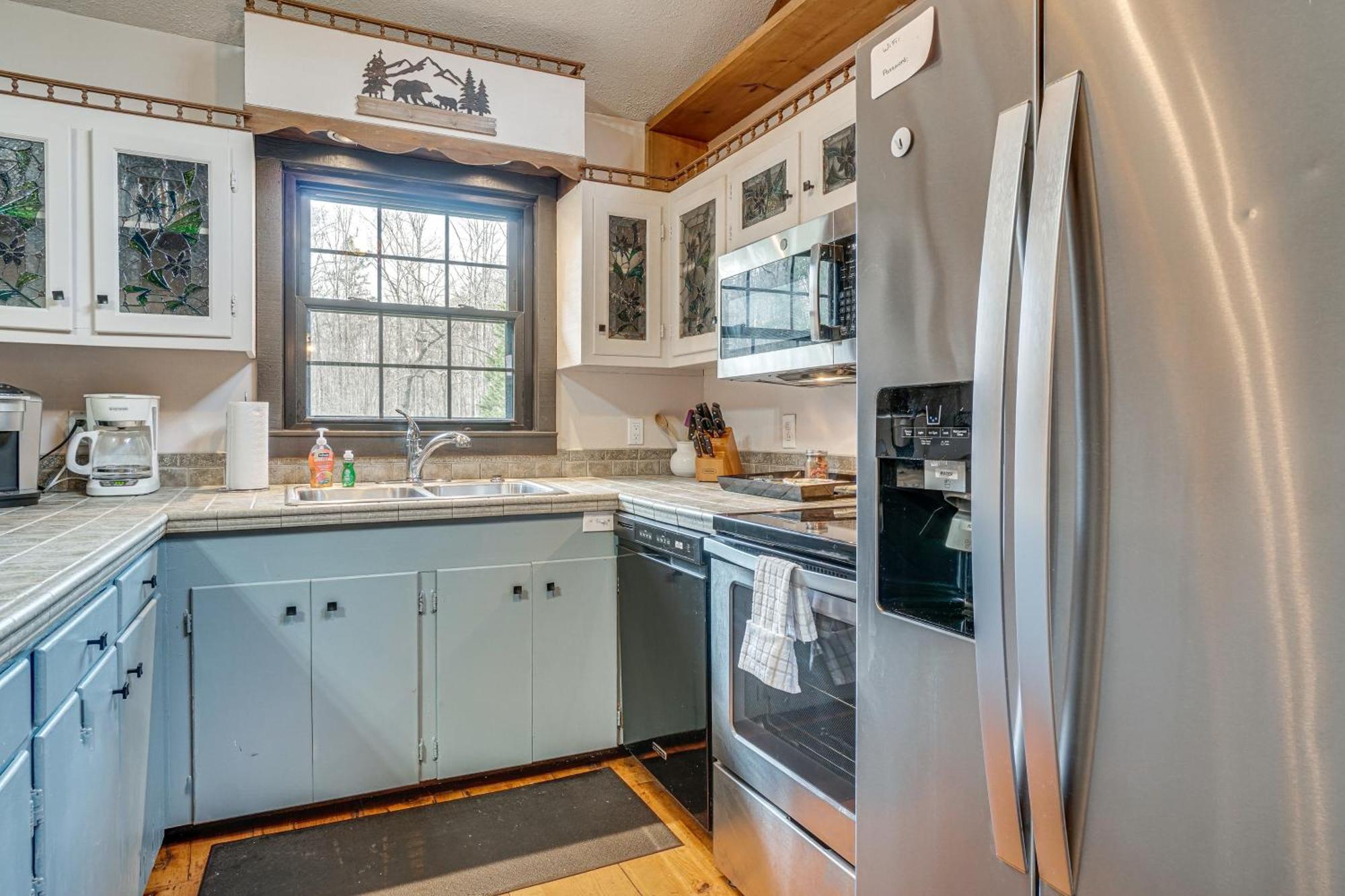Charming Cabin With Fire Pit And Decks About 7 Mi To Helen Sautee Nacoochee Eksteriør billede