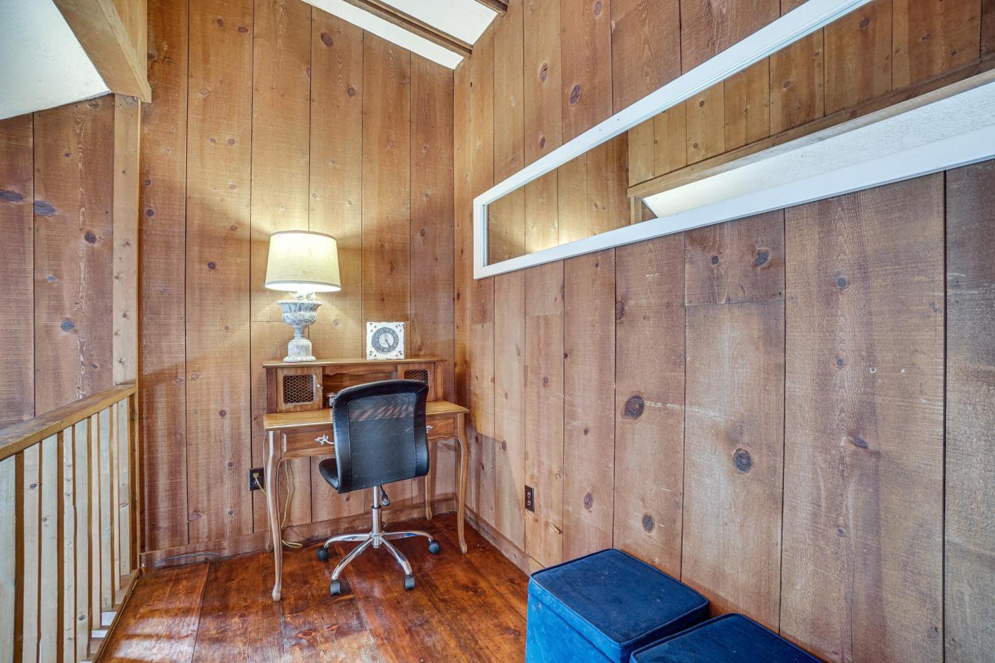 Charming Cabin With Fire Pit And Decks About 7 Mi To Helen Sautee Nacoochee Eksteriør billede