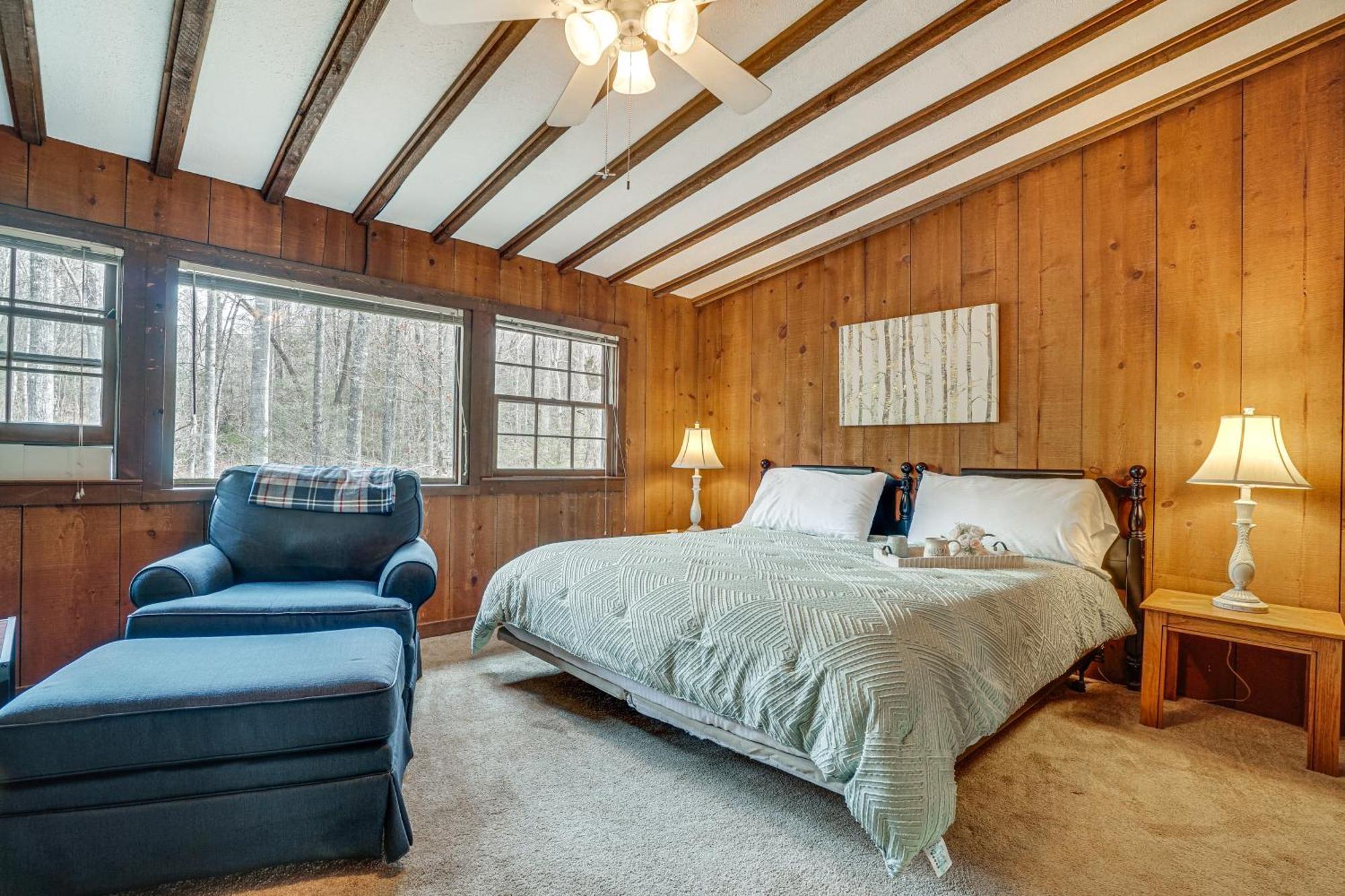 Charming Cabin With Fire Pit And Decks About 7 Mi To Helen Sautee Nacoochee Eksteriør billede